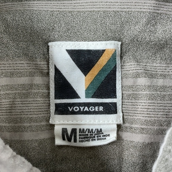 Voyager Men’s Tan and Green Collared Button Down Short Sleeve Shirt, size Medium - Picture 2 of 11
